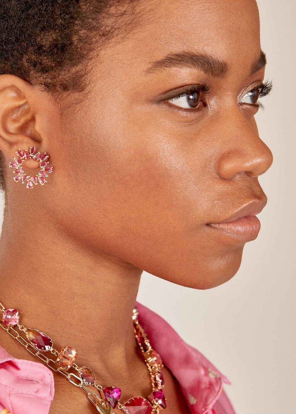 BOUCLES D'OREILLES TOSCA AVEC ZIRCONS FUCHSIA PLAQUÉ OR 14KT