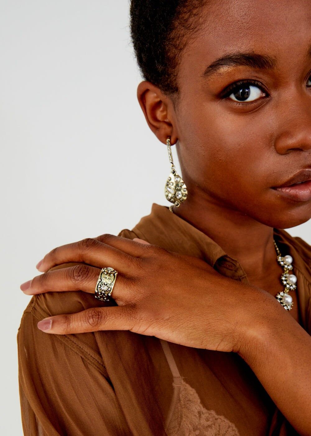 BAGUE EN OR ANTIQUE AVEC CRISTAUX