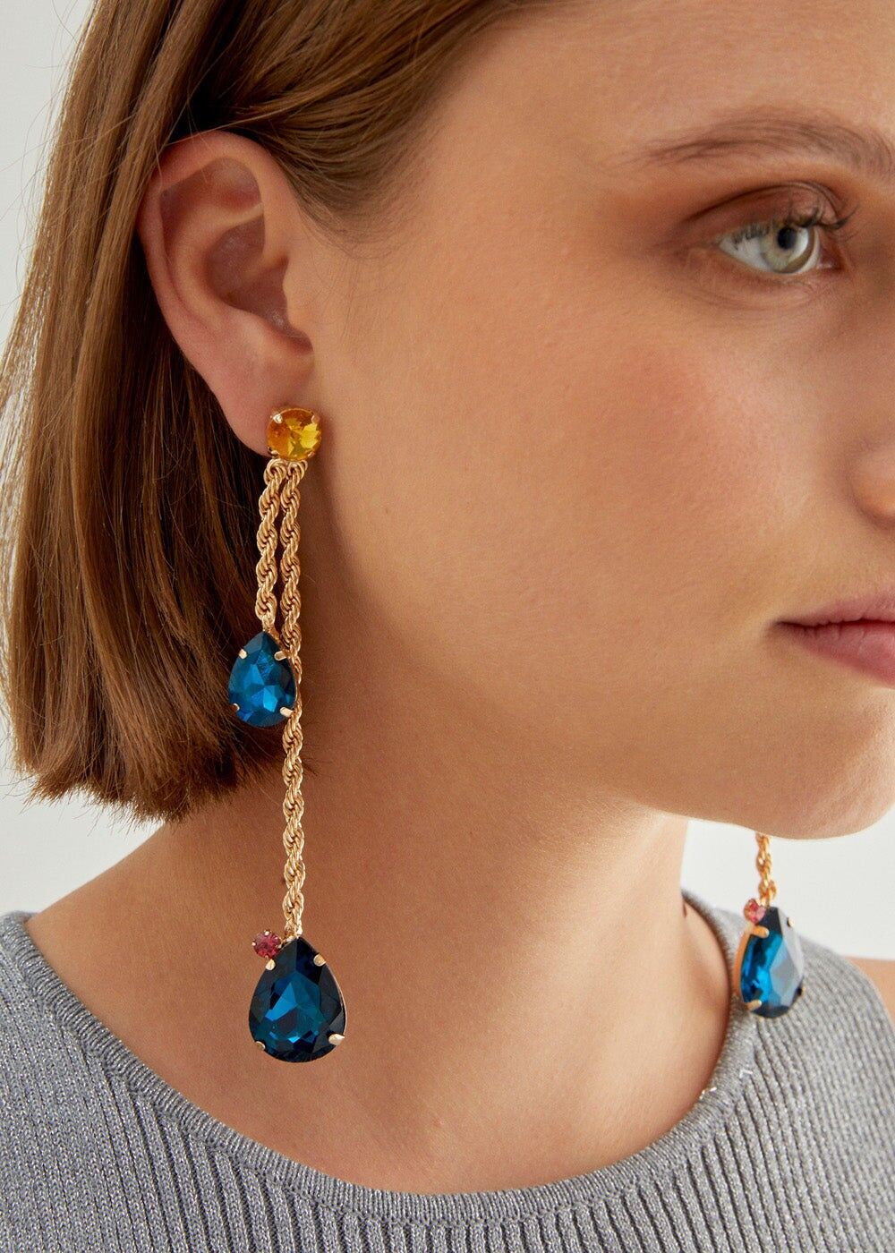 EARRINGS W/ GOLD PENDANT AND BLUE STONE