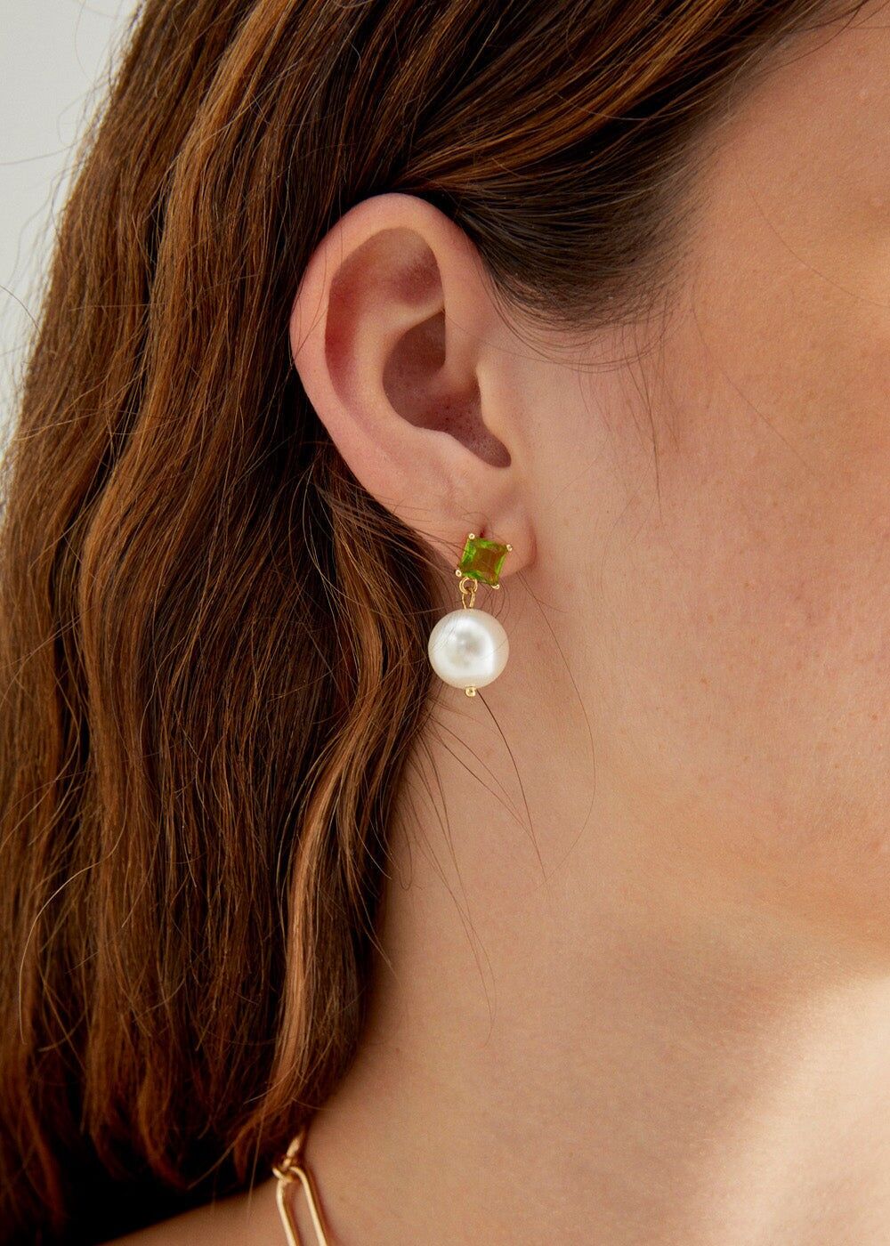 OHRRINGE MIT PERLE + STEIN + FARBEN