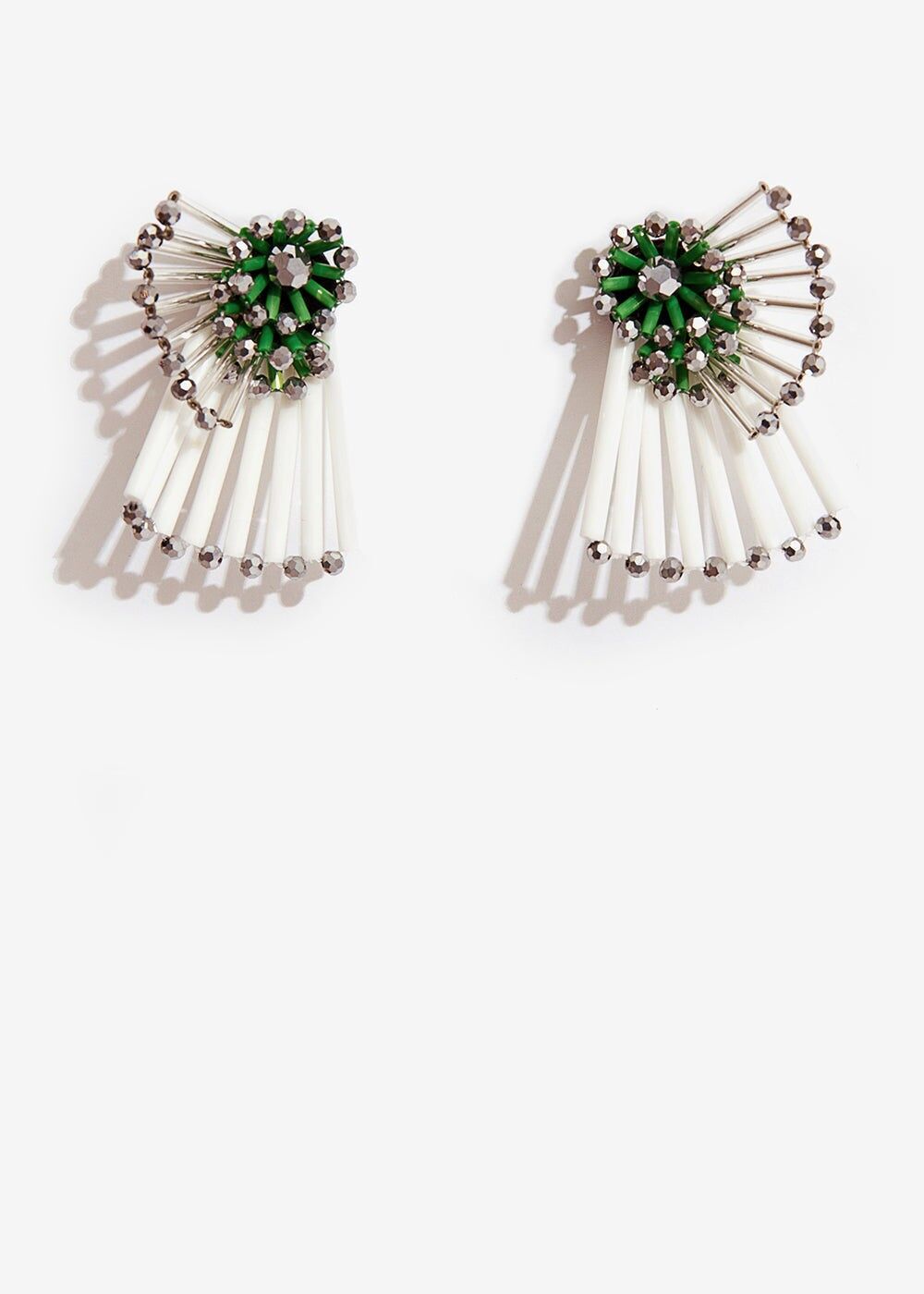 GRÜNE OHRRINGE MIT BLUMEN- UND FÄCHERANHÄNGER