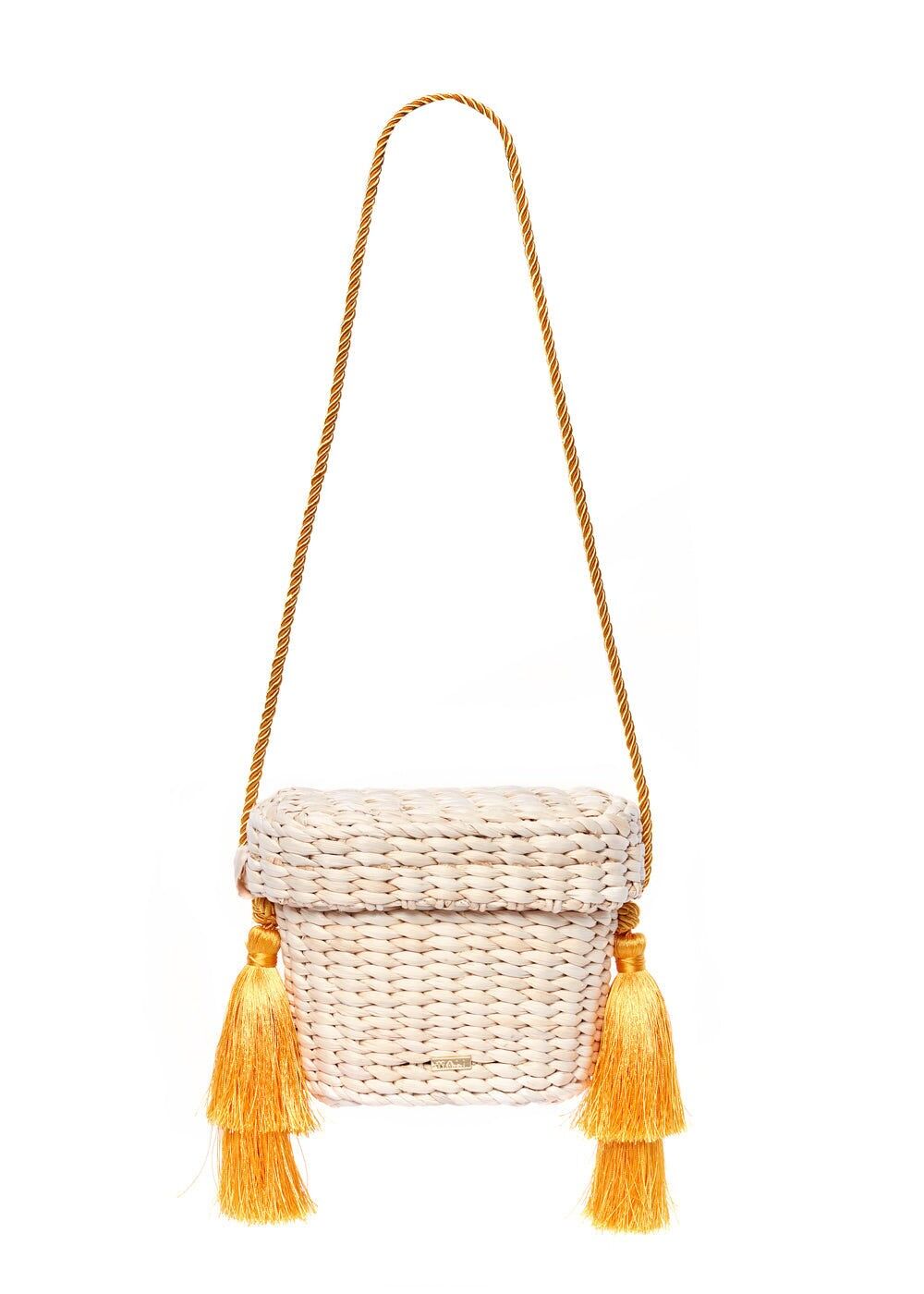 VERA STRAW BASKET BAG WITH YELLOW TASSELS