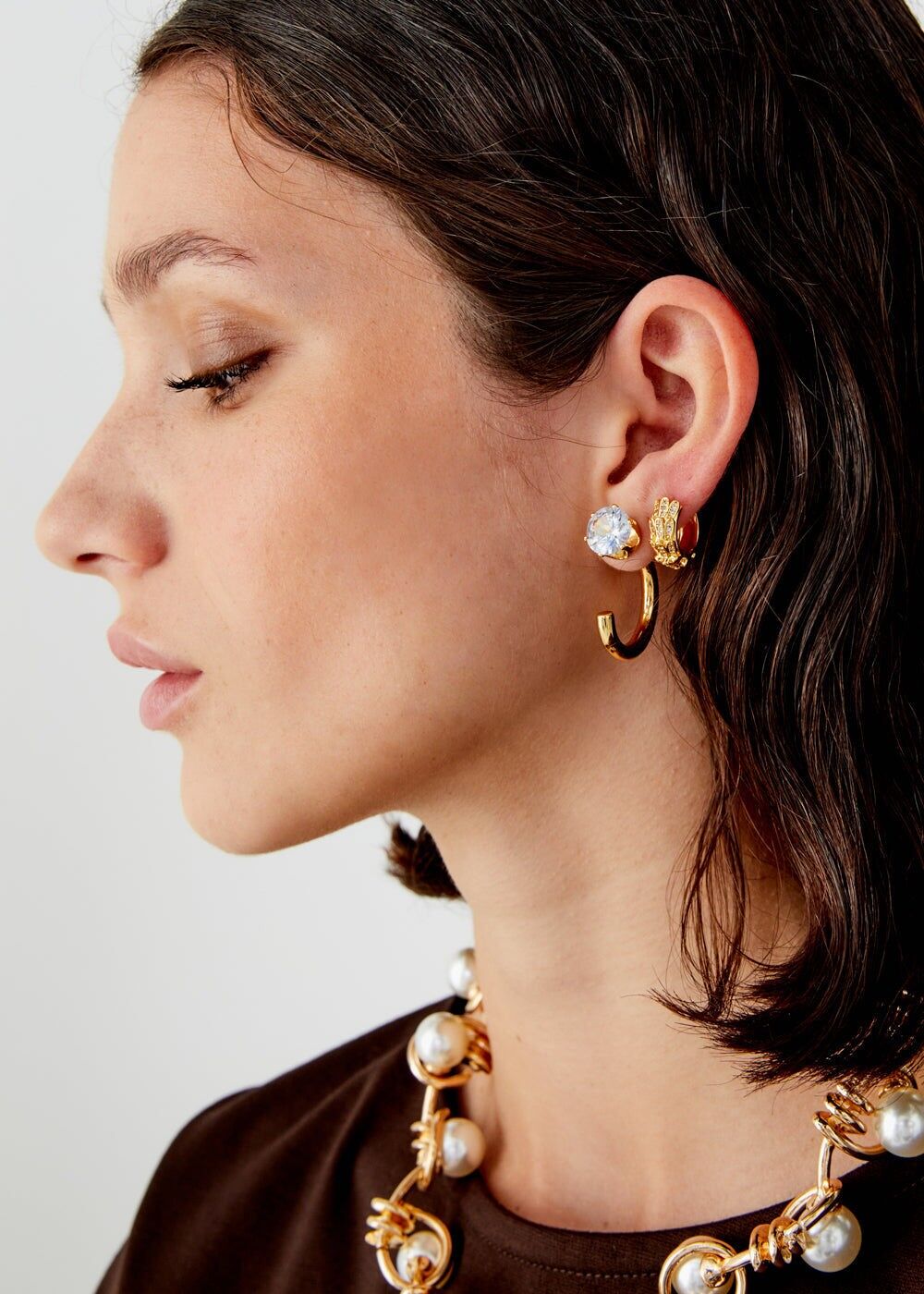 PETITES BOUCLES D'OREILLES CRÉOLES PETITS ZIRCON PLAQUÉ OR 18K