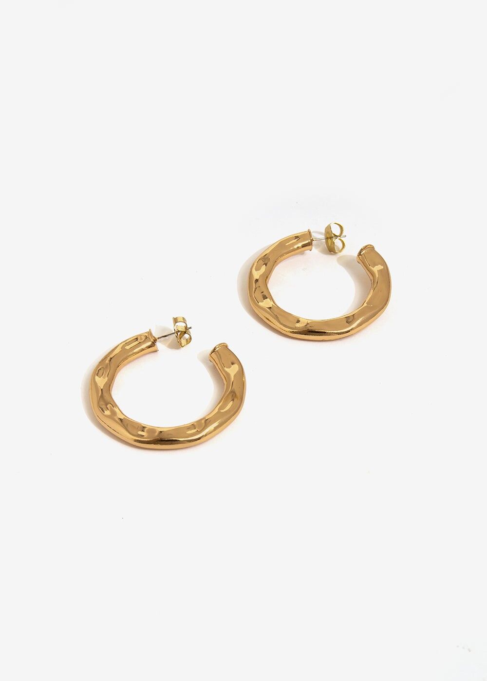 HAMMERED GOLD MEDIUM HOOP EARRINGS