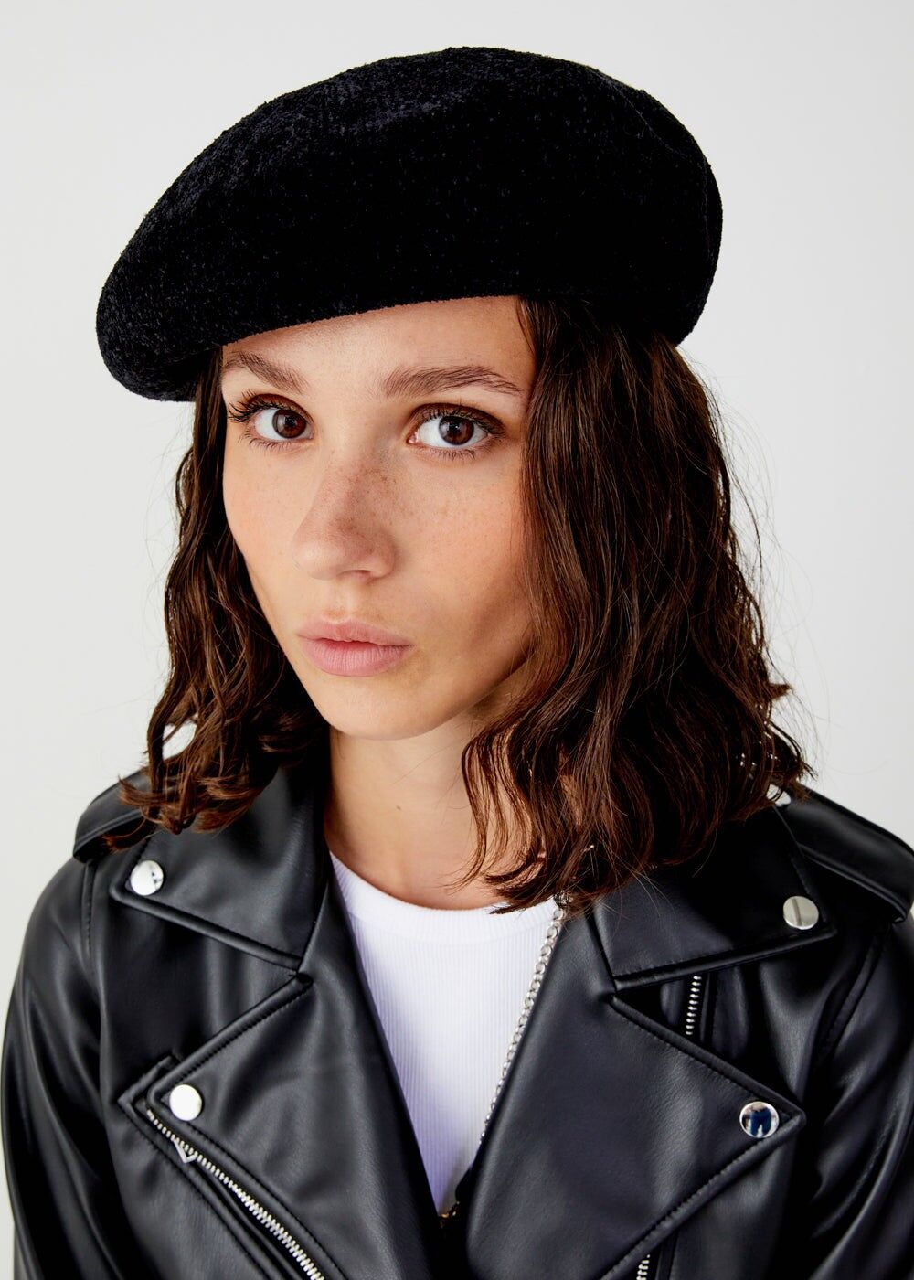 SONIA SCHWARZES BASKENMÄDCHEN