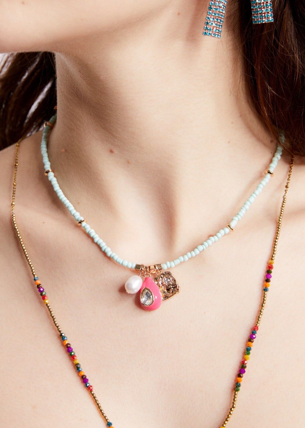 HALSKETTE MIT L.ANHÄNGER AUS BLAUEN PERLEN+FUCHSIA