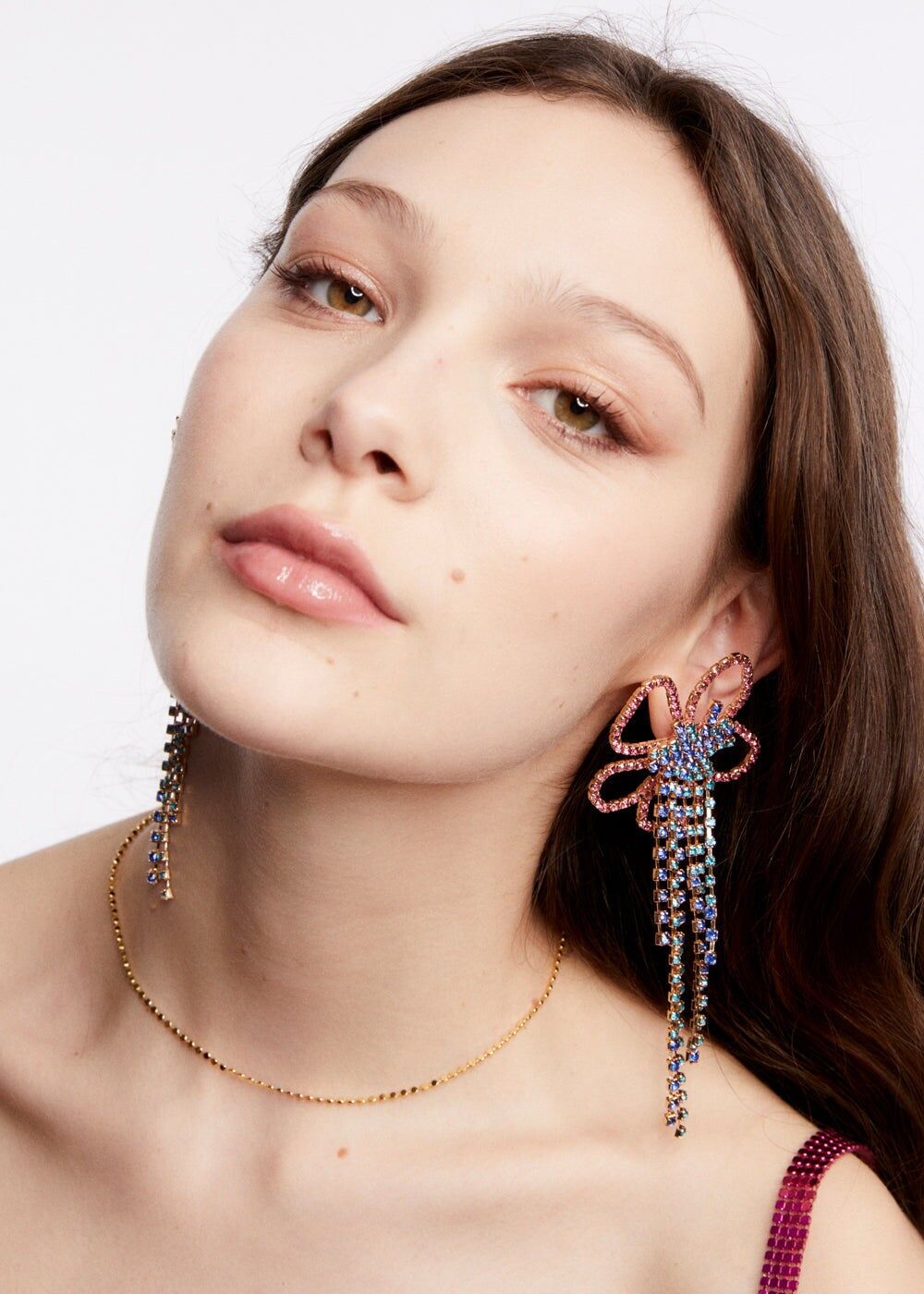 ÜBERGROßE BLUMEN-OHRRINGE MIT MEHREREN STEINEN