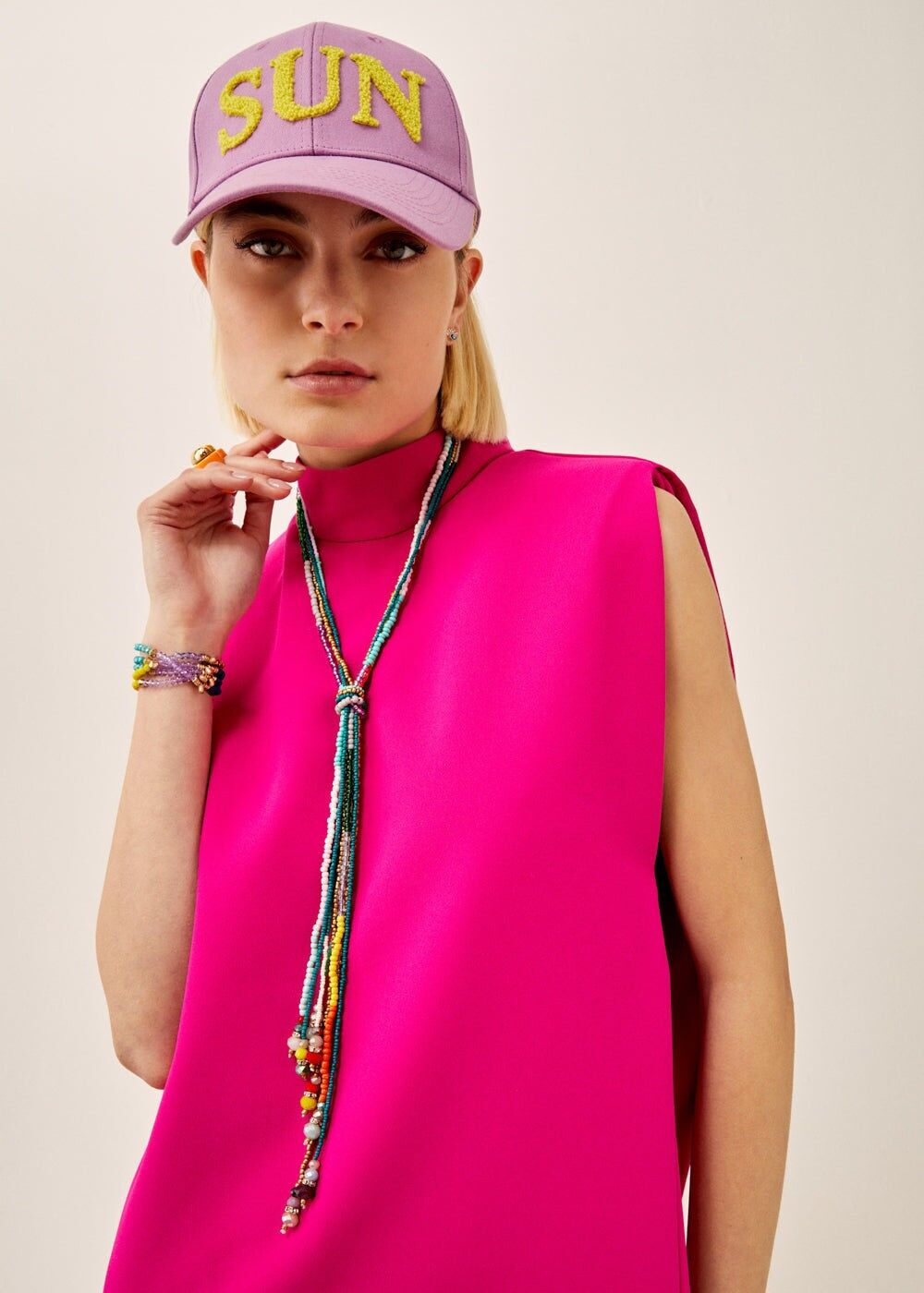 LONG NECKLACE W/ KNOT AND MULTICOLOR BEADS