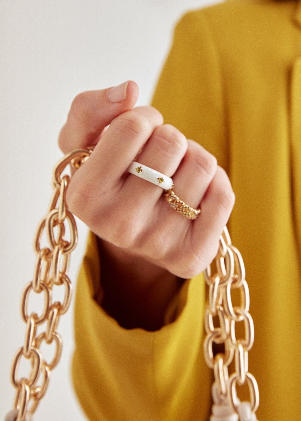 BAGUE OR ÉMAIL BLANC ET OR AVEC CRISTAUX