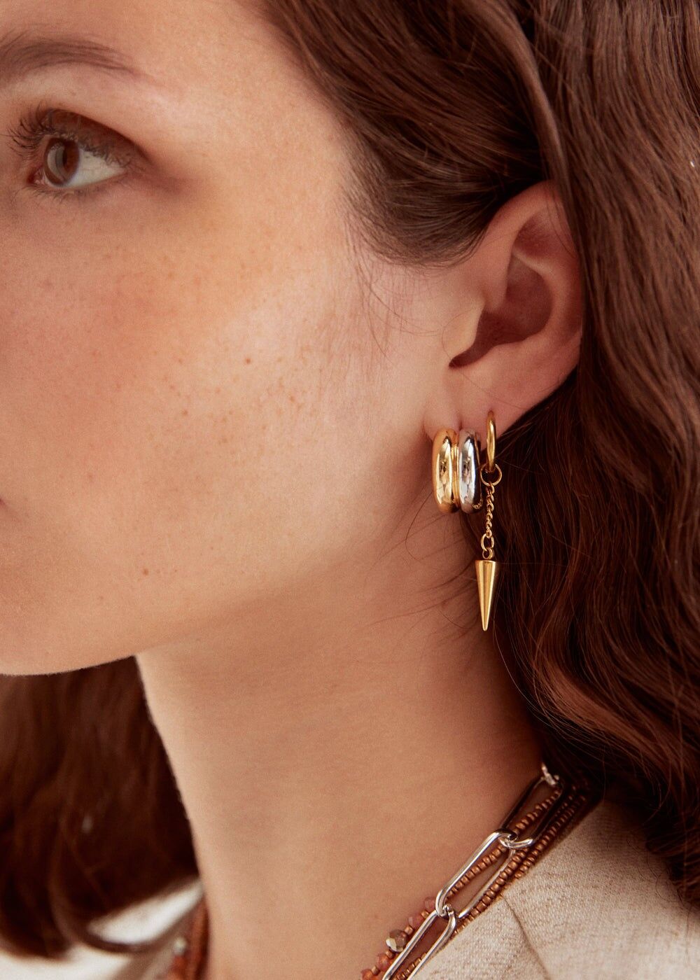 DOUBLE HOOP EARRINGS IN SILVER AND GOLD