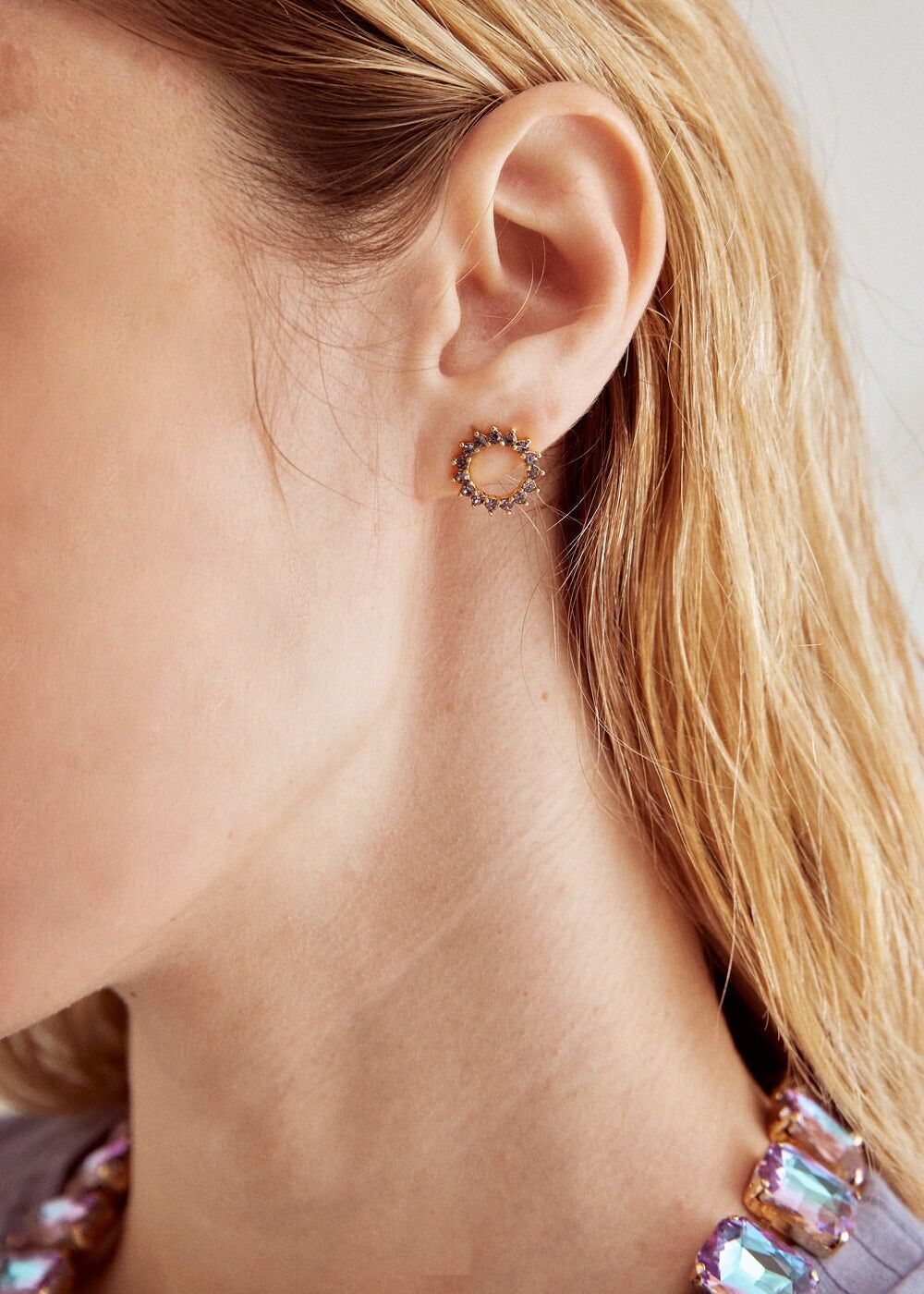 YUNA ROUND EARRINGS WITH LILAC ZIRCONS