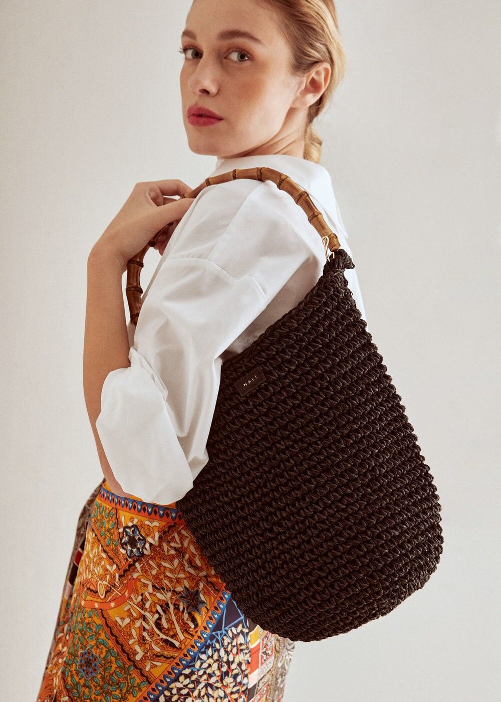 WENDY BUCKET BAMBUSTASCHE AUS SCHWARZEM BASTAN