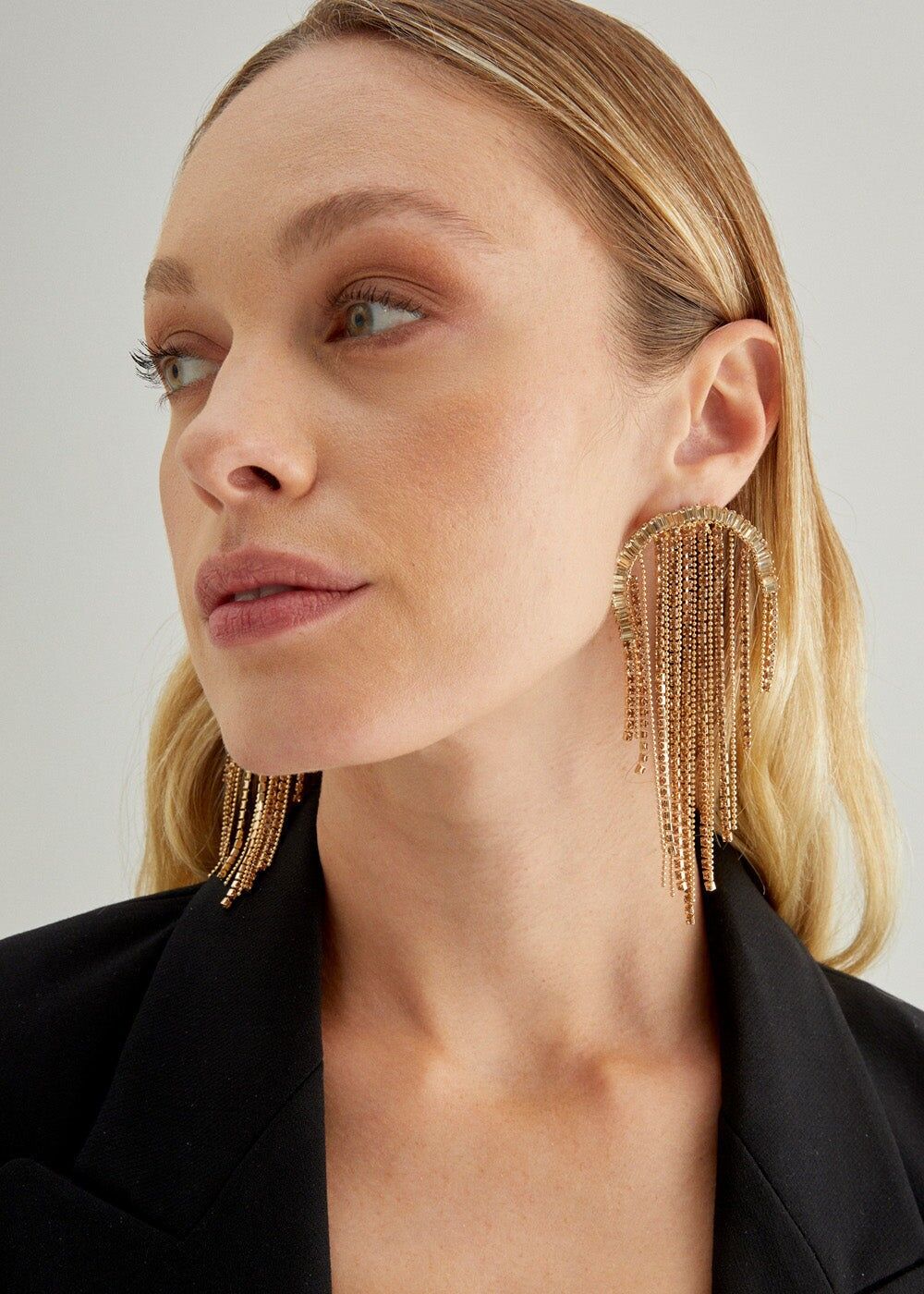 GLÄNZENDE OHRRINGE MIT FRANSEN + FARBEN