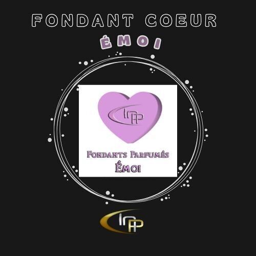 Emoi rosa a forma di cuore in fondente