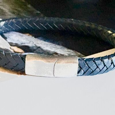 Bracciale uomo in pelle intrecciata blu scuro 8mm