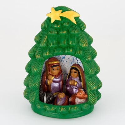 Sapin de Noël fait main avec crèche de Noël, produit du commerce équitable