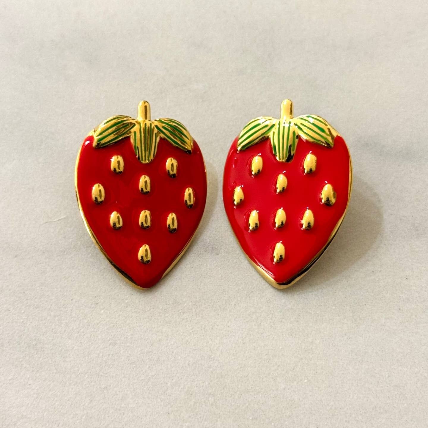 Erdbeer-Ohrstecker