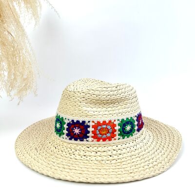 CHAPEAU BOHÈME EN PAPIER TRESSÉ AVEC BANDEAU EN CROCHET COLORÉ