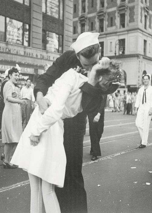 Poster Kissing the war goodbye - Tweede Wereldoorlog