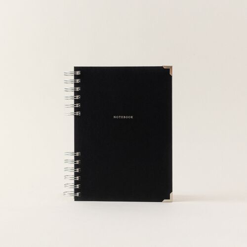 Libreta Classic A5 · Negra (Lisa)