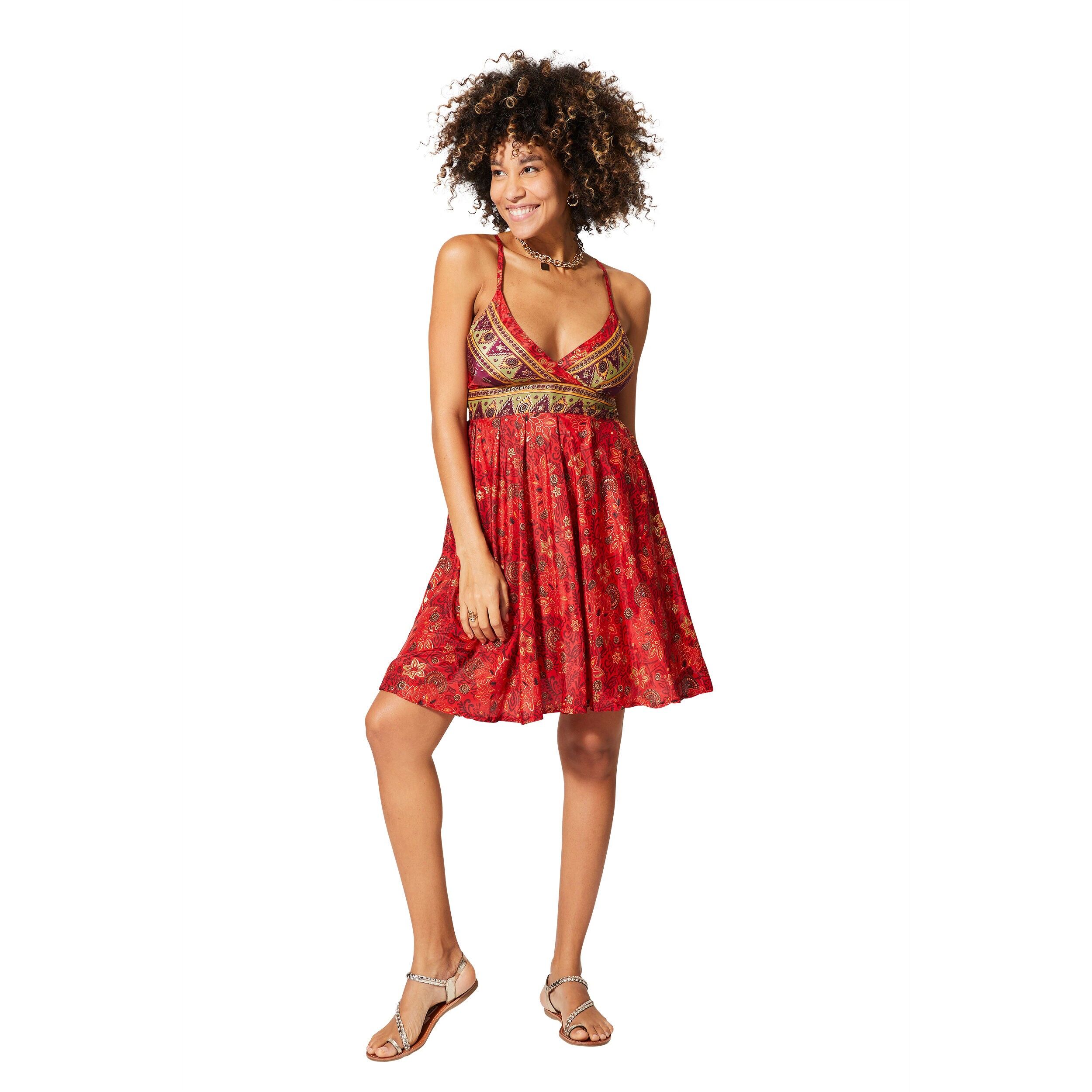 KURZES SOMMERABENDKLEID MIT DÜNNEN TRÄGERN ROT MIT GOLDENEN MUSTER RLIP2004L