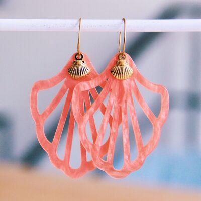 Pendiente fino de acero con colgante de resina y concha - coral/oro