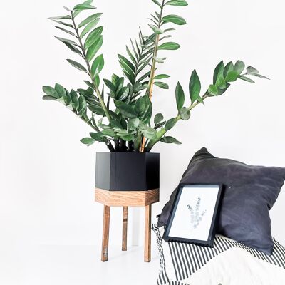 GEO plant pot on feet - Black and Oak