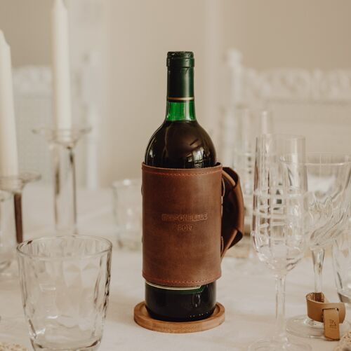 Wine bottle Holder Opplav Leather wine holder. Adaptable to different bottle widths and customizable.(Saddle Brown)