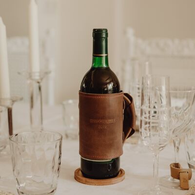 Wine bottle Holder Opplav Leather wine holder. Adaptable to different bottle widths and customizable.(Saddle Brown)