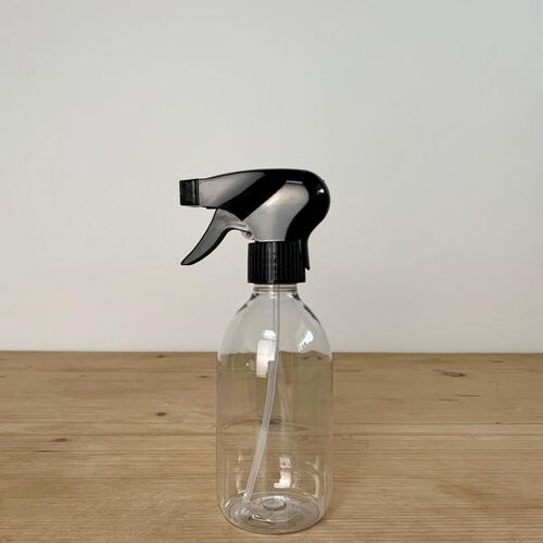 Pharmacy bottle with spray 0,3 liter clear