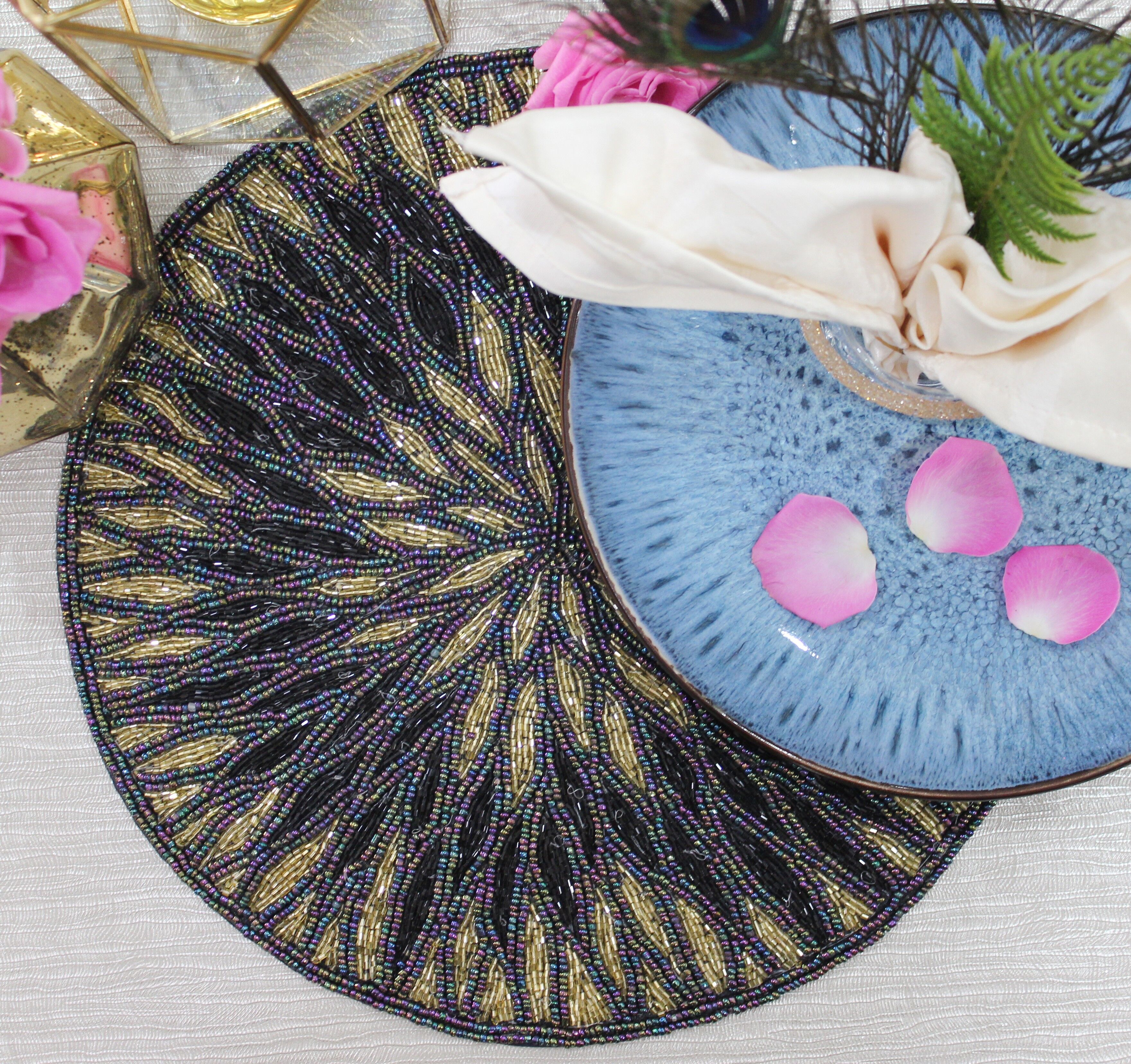 Schillerndes handgemachtes handbesticktes Tischset - Fall von 8