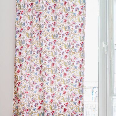 Panel de cortina con estampado floral indio en bloques de colores pálidos