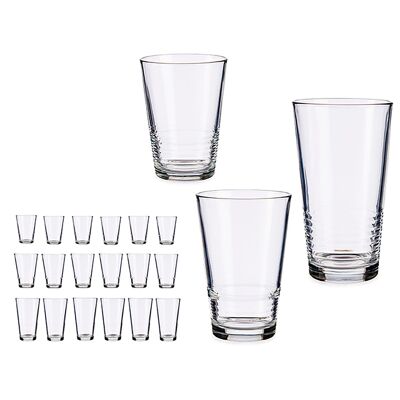 Ensemble de 18 verres à lignes. Couleur transparente