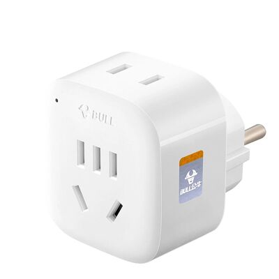 Adaptateur de prise américaine vers européenne. Couleur blanche