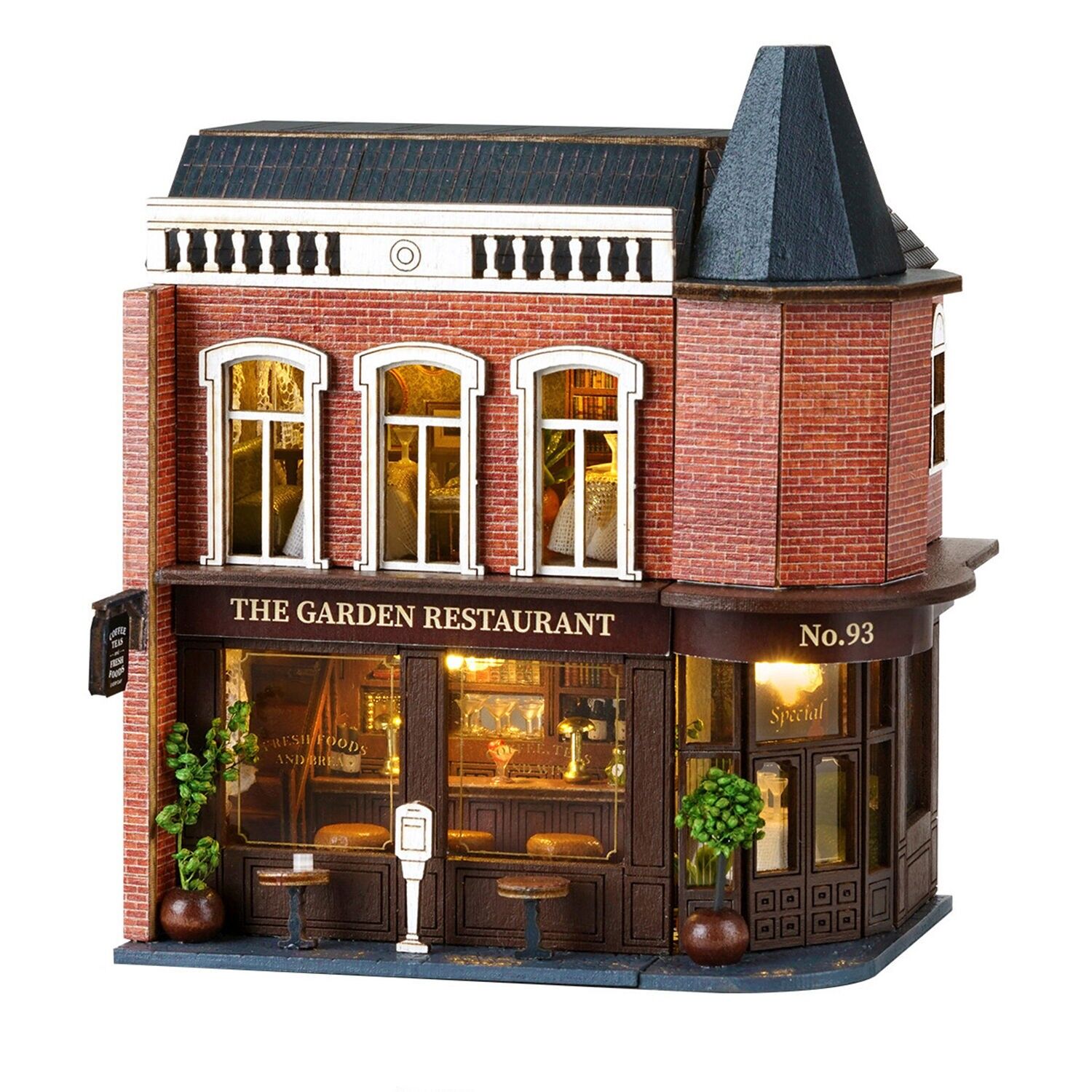 Ristorante con giardino. Modello 3D con design del pannello della porta aperta, realistico con elevato livello di dettaglio e luci LED. Colore: Multicolore