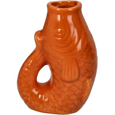 Pez jarrón en el anzuelo naranja