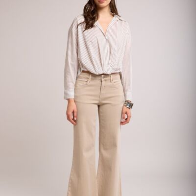 Jeans maxi svasati: di classe