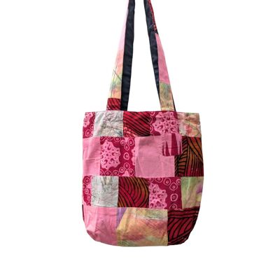 Sacs fourre-tout colorés en patchwork de sari, sac week-end issu du commerce équitable dans des tons de rouge et de rose
