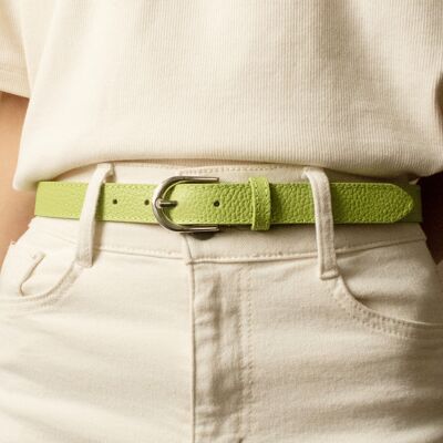 Cinturón de piel de vacuno para mujer de 2,5 cm de ancho. Fabricado en Italia. IT250 VERDE MANZANA.