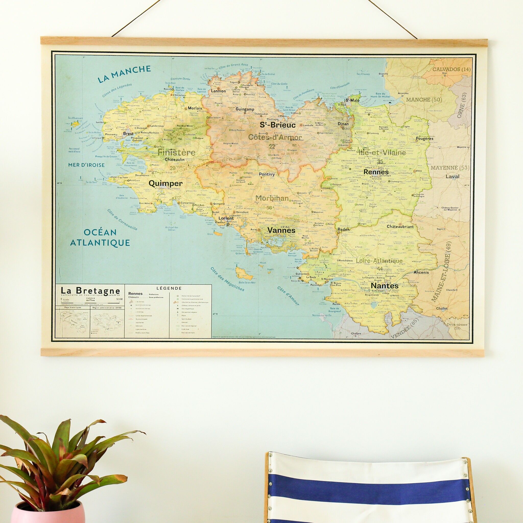 Affiche Carte de Bretagne XXL 2025 style Vintage : Trésors Culturels et Touristiques  100 x 70 cm - Pappus Éditions