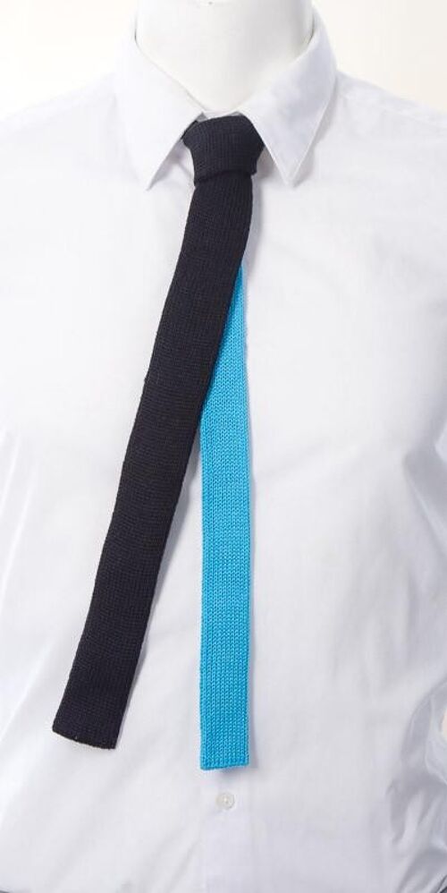 Skinny Tie: Black and Turquoise (Contrast Back)