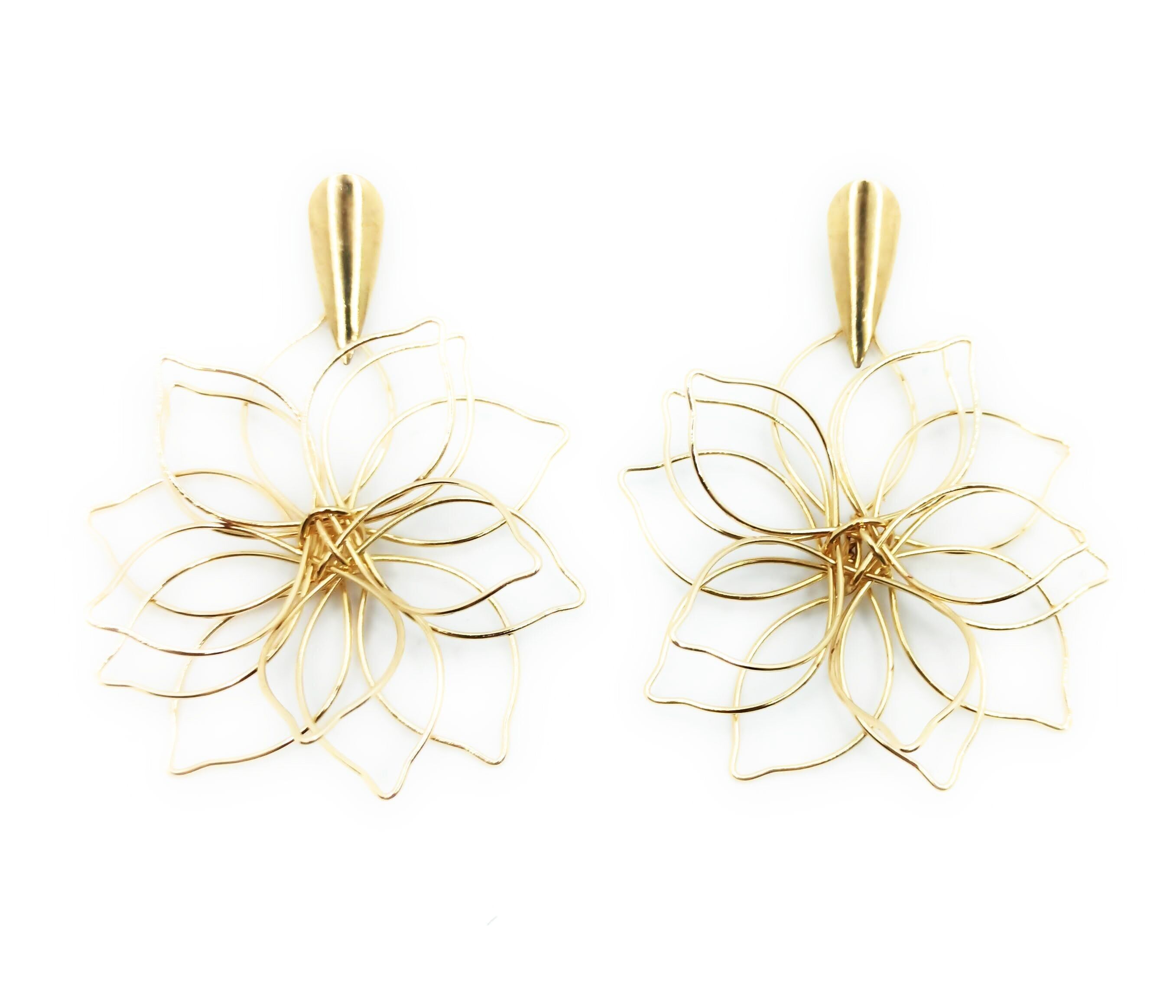 Orecchini dorati grandi e leggeri Fiore d'oro