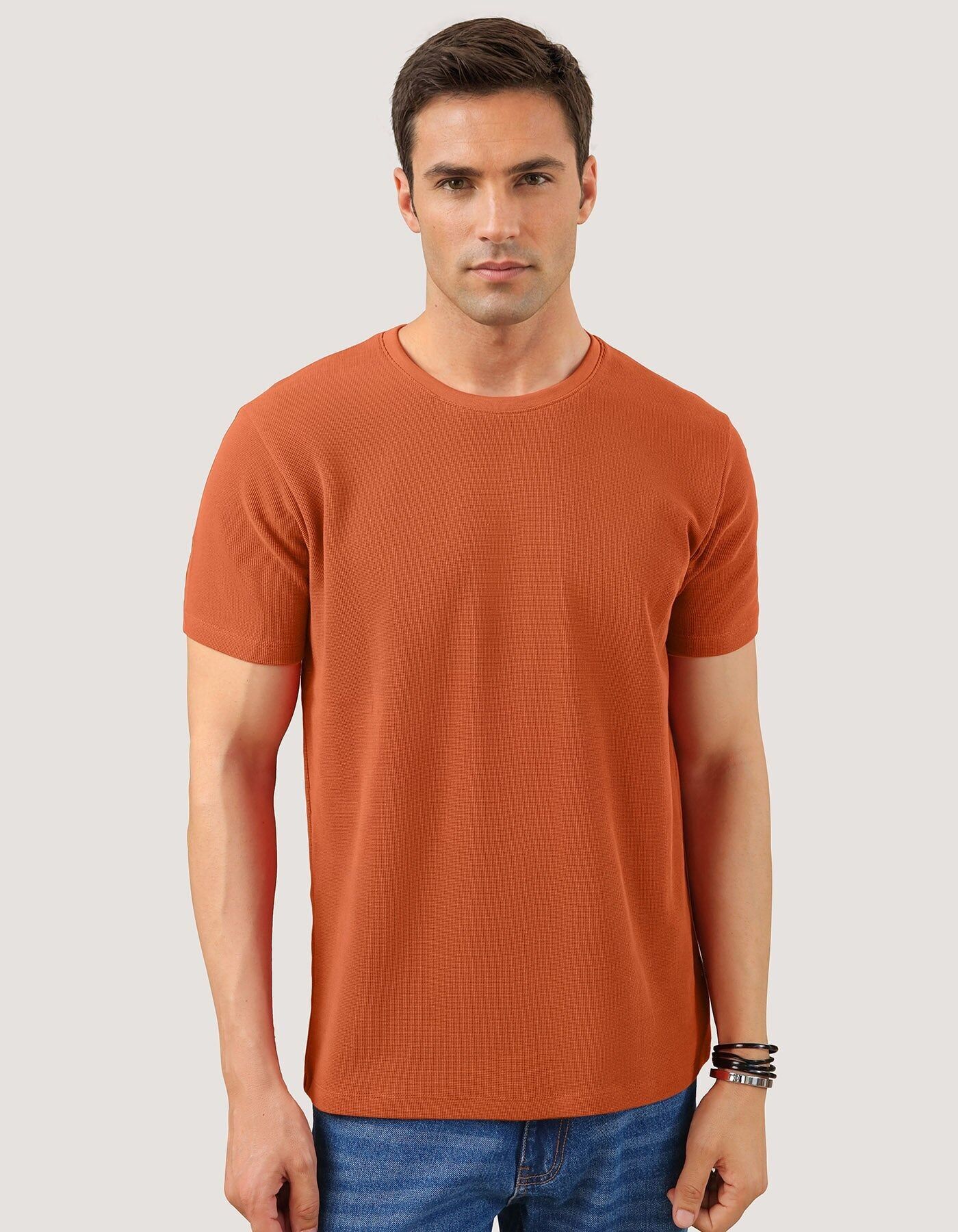 Camiseta de algodón texturizada color óxido ardiente