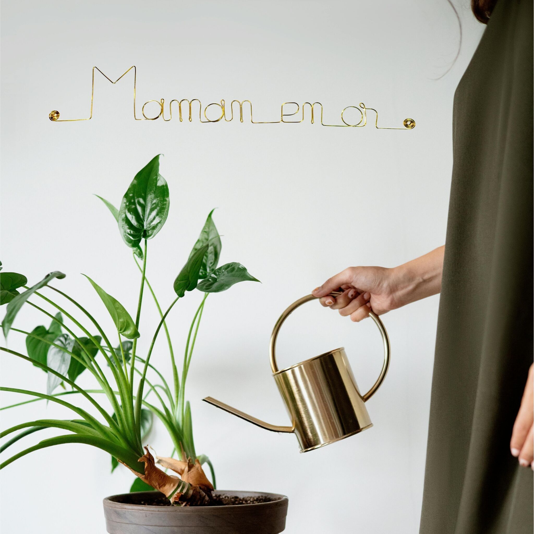 Decorazione da parete in filo di ottone dorato "Mamma d'oro" - Spillabile - Gioielli da parete - Festa della mamma