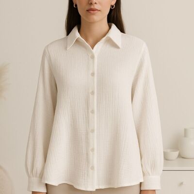 Chemise blanche en coton gaufré ouverte au dos