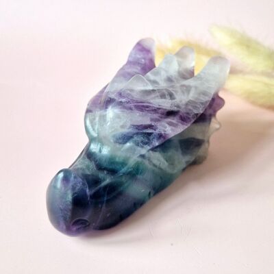 Calavera de dragón de fluorita con piedras preciosas XL (verde, morado y blanco) - 386 g | 10 centímetros