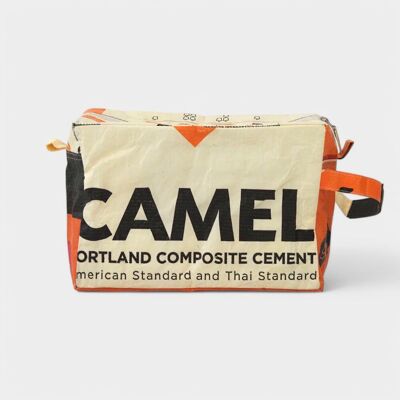 WASH ME | Environmentally friendly toiletry bag in beige