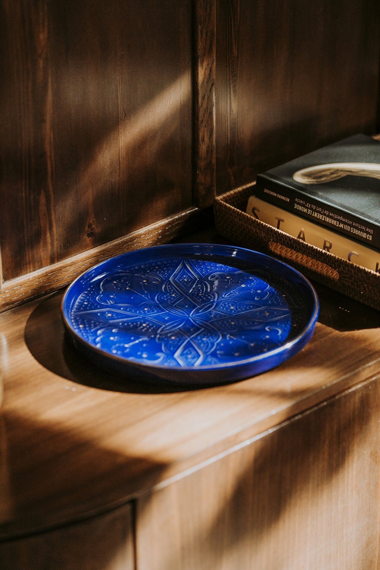 Piatti rotondi decorativi in rilievo blu najorelle goud “Yasmi