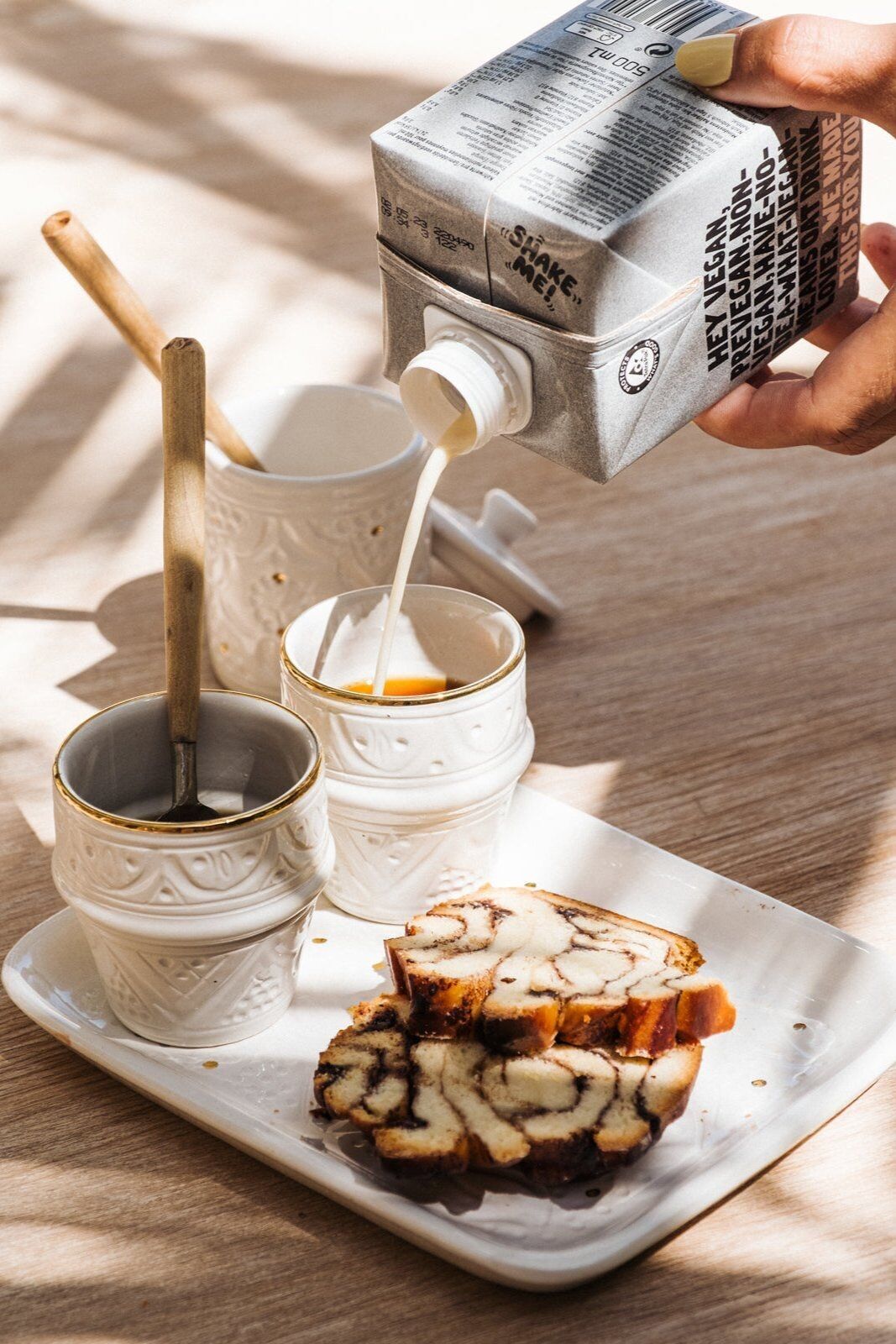 2 petites tasses à café reliëf blanc goud “Leila”