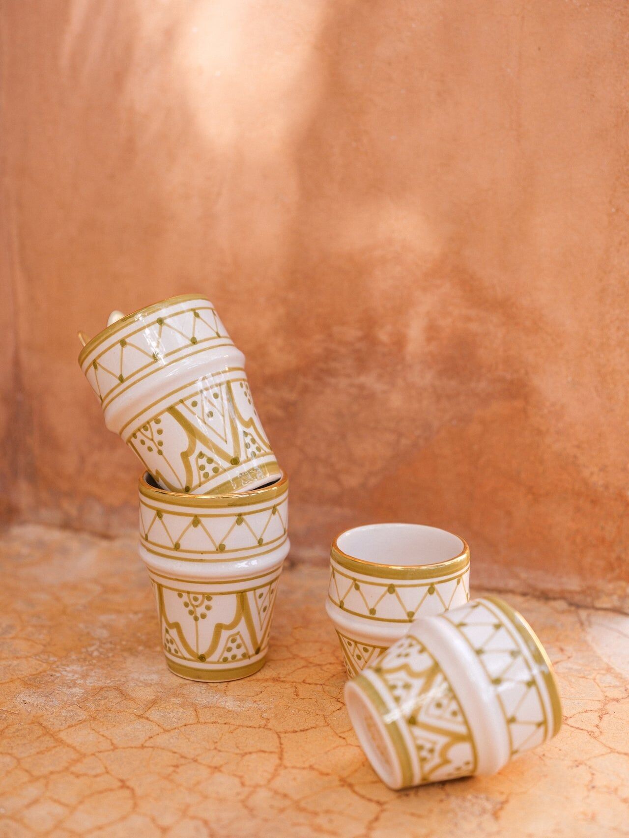 2 moyennes tasses beldi zwak kaki goud “Amina”